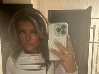 webcam strip tease show MaisieSmithx