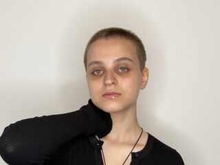 naked webcamgirl MargrettHussar