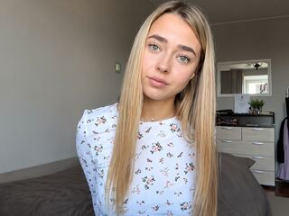 hot naked webcam girl MarianaBrookman