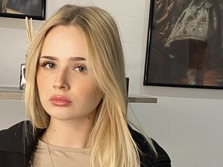 adult webcam chatroom MarnieRhyner