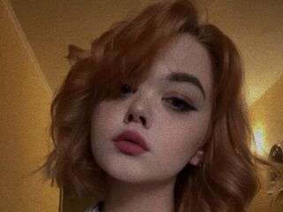 camgirl masturbating with sex toy MelanyBandulin