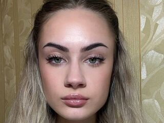 naked cam girl fingering pussy MellieSchultze