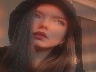 naked webcam girl fingering MilaLyra