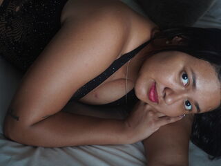 cam girl playing with vibrator MilaWhitmore
