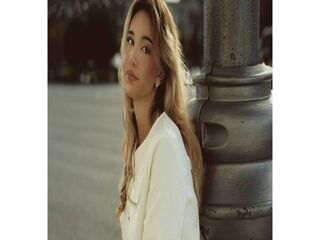 topless camgirl MiraStarlet