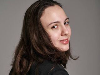 camslut showing pussy MonaStout