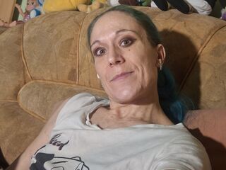 camwhore shaving pussy RamonikaAlice