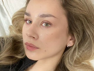 hot sex web cam RoxanePoire