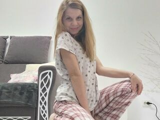 nude webcamgirl RoxyLorie