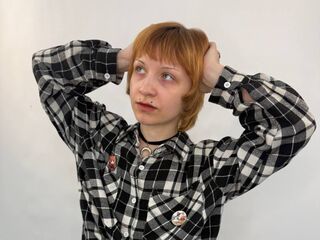 girl fingering bald pussy RutheMcclure