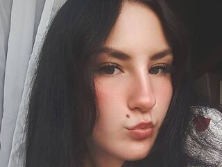 nude webcamgirl photo SadeLanden