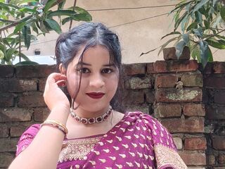 hot webcamslut SaraAlisk