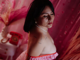 girl showing tits SaraGuzmann