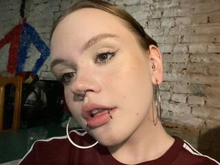 topless webcamgirl SaraKnights