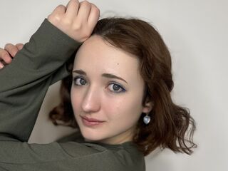 camgirl showing pussy SaundraTowler