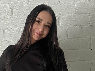 topless cam girl SenaidaHakes