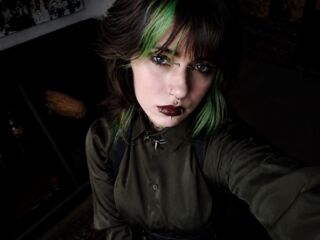 masturbating girl ShadowBelle