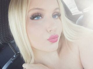 naughty camgirl fingering pussy SixtaCola