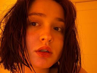 naughty cam girl fingering shaved pussy SudieBattista