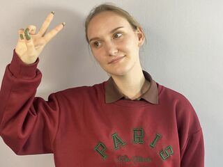 camgirl playing with sextoy SummerEllie