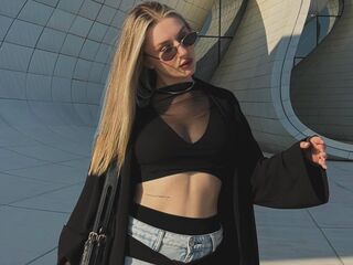 live striptease SuzieGlimp