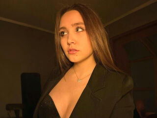 topless webcam girl UdeleBroadhurst