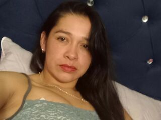 erotic cam VictoriaCruzL