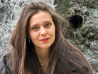 naughty cam girl fingering shaved pussy WilleneLaroque