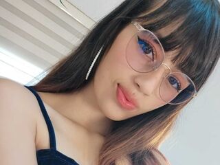 naked webcamgirl photo YiyisMarthin